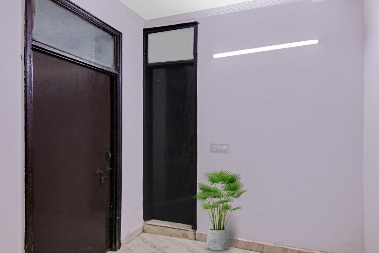 Hotel O Chaudhary Villa Ню Делхи Екстериор снимка