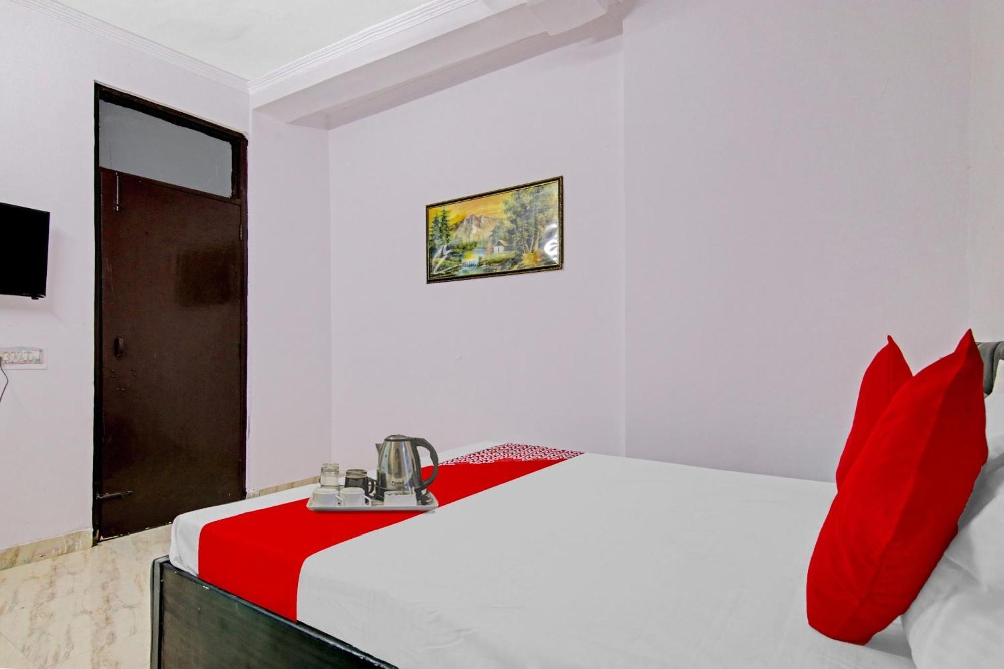 Hotel O Chaudhary Villa Ню Делхи Екстериор снимка