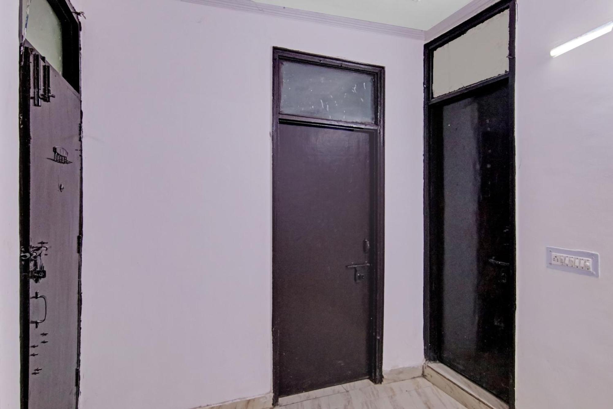 Hotel O Chaudhary Villa Ню Делхи Екстериор снимка